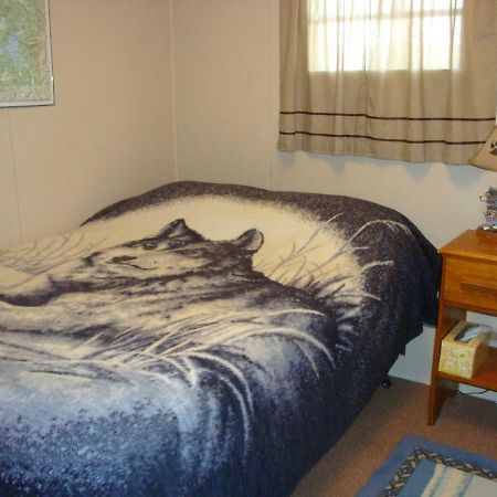 Yellowstone Wildlife Cabins 웨스트 엘로스톤 외부 사진