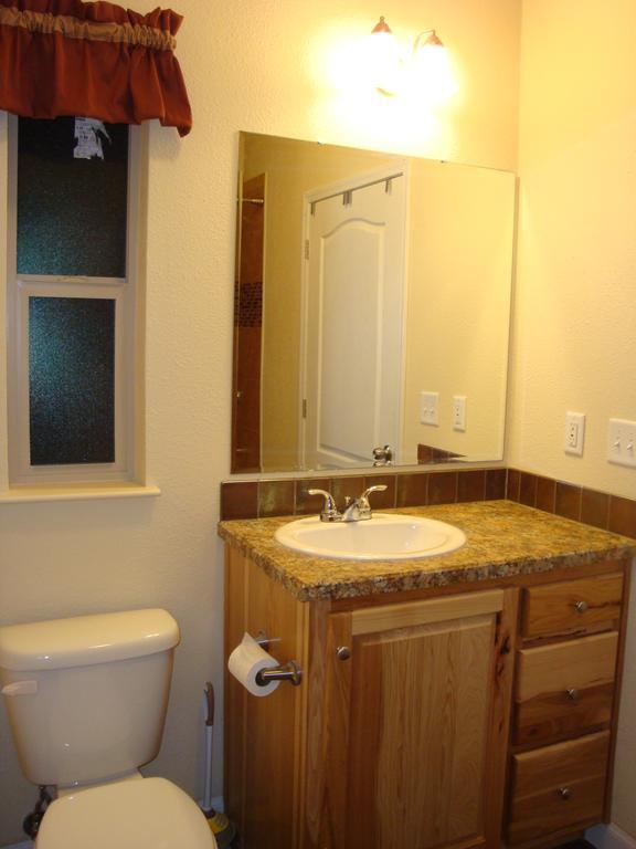 Yellowstone Wildlife Cabins 웨스트 엘로스톤 외부 사진