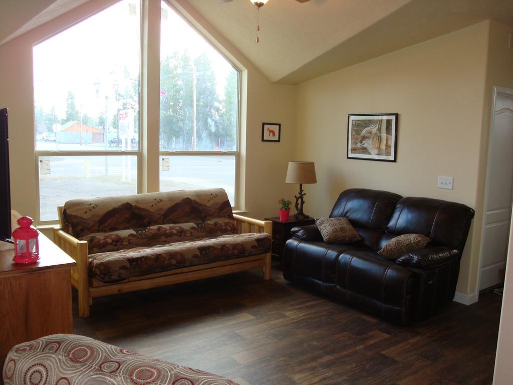 Yellowstone Wildlife Cabins 웨스트 엘로스톤 외부 사진