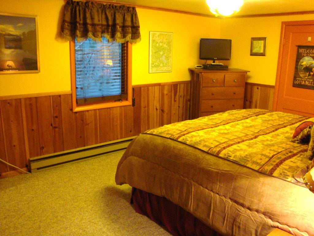 Yellowstone Wildlife Cabins 웨스트 엘로스톤 외부 사진