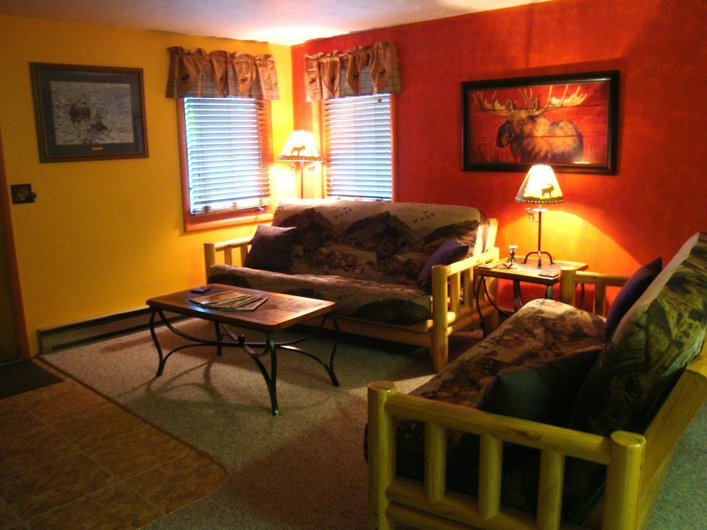Yellowstone Wildlife Cabins 웨스트 엘로스톤 외부 사진