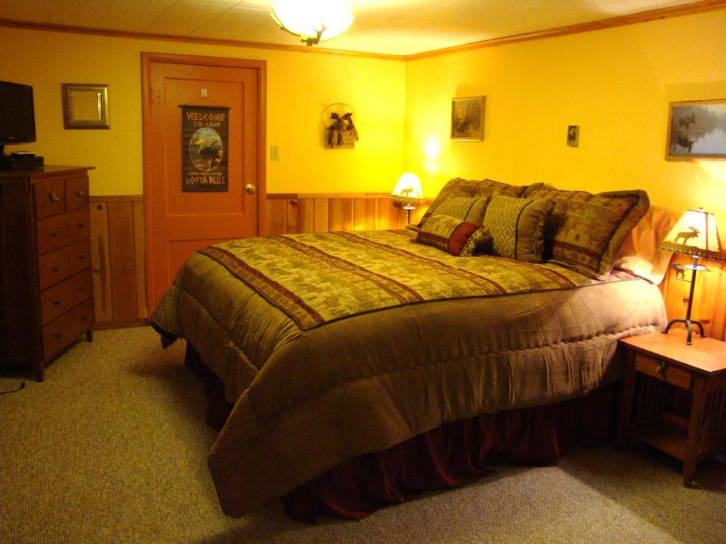 Yellowstone Wildlife Cabins 웨스트 엘로스톤 외부 사진