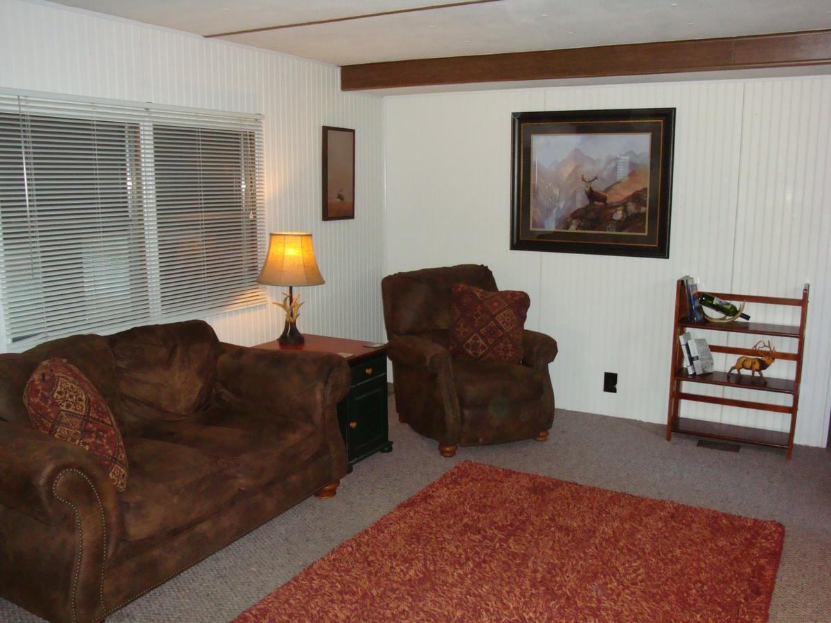 Yellowstone Wildlife Cabins 웨스트 엘로스톤 외부 사진