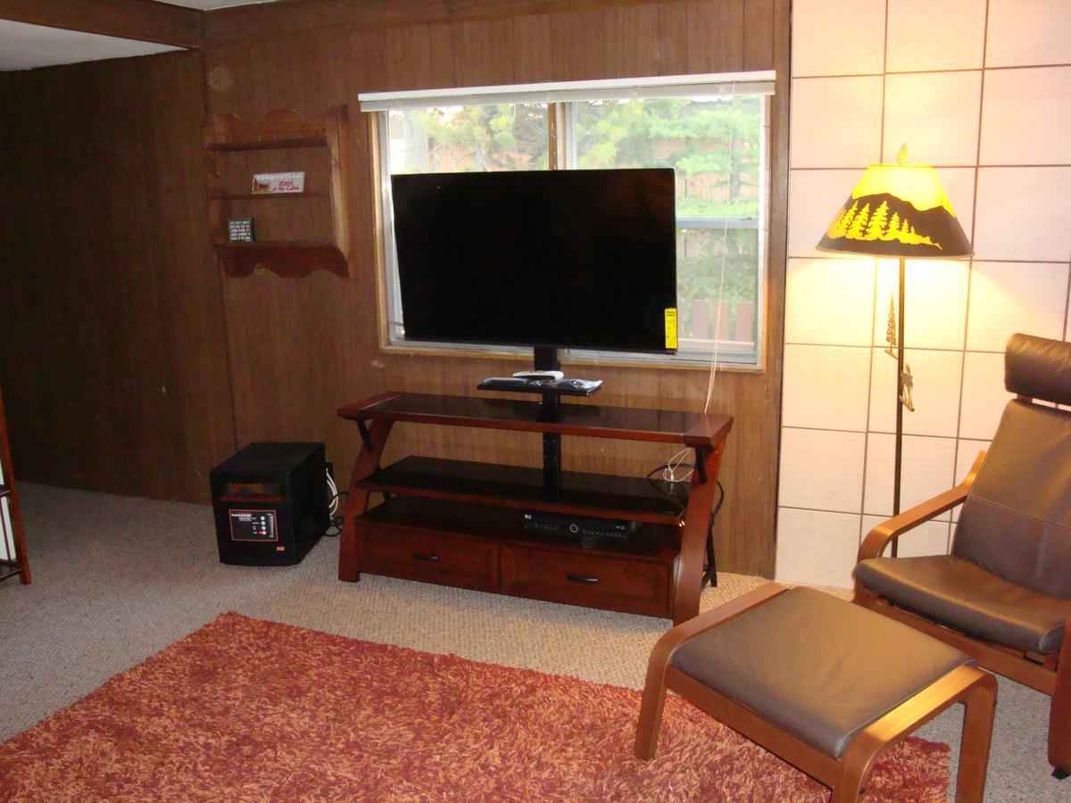 Yellowstone Wildlife Cabins 웨스트 엘로스톤 외부 사진
