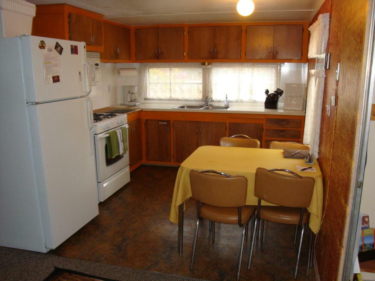 Yellowstone Wildlife Cabins 웨스트 엘로스톤 외부 사진
